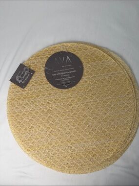 Premium Quality Set of Eight Round Placemats‎ - Yellow